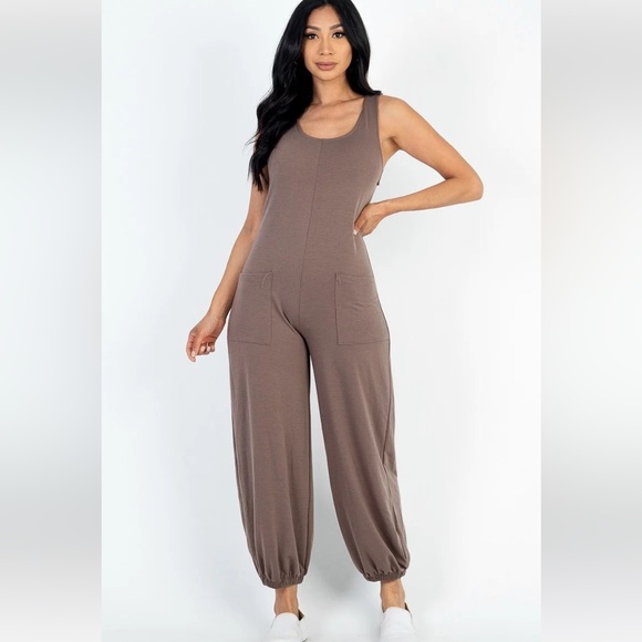 ⭕️ SOLD OUT ⭕️ NEW "Soft to the Touch” Sleeveless Jumpsuit - Picture 4 of 6